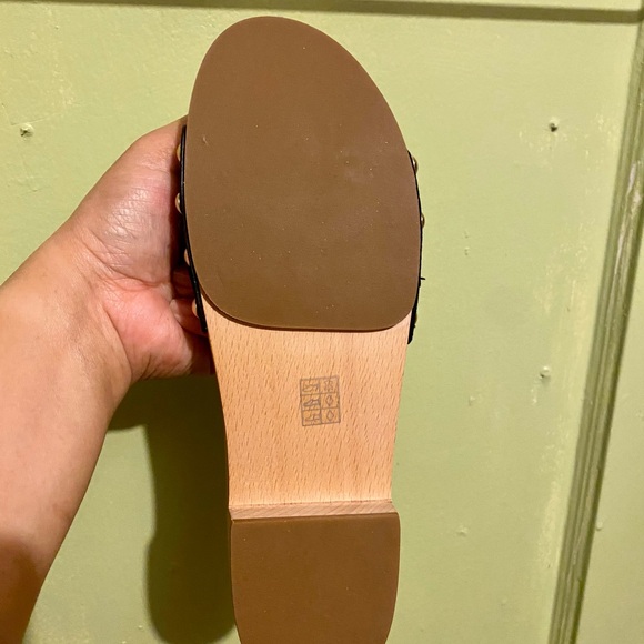 Bleeker Suede Sandals - Picture 3 of 6